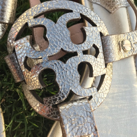 Platinum Tory Burch Logo Sandals with ankle strap - Picture 6 of 7